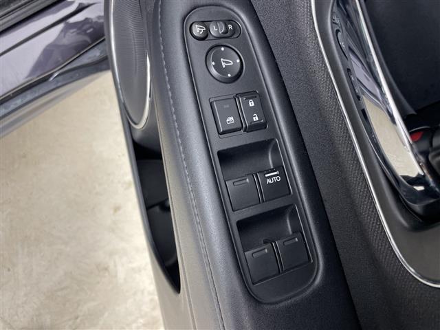 ヴェゼル ハイブリッドＸ・ホンダセンシング　１オーナー　純正ナビ＆ＴＶ＆ＢＴ　バックカメラ　パドルシフト　アダプティブクルーズコントロール　寒冷地仕様　フロントワイパーデアイサー　ドアミラーヒーター　前席シートヒーター　純正リモコンスターター（20枚目）