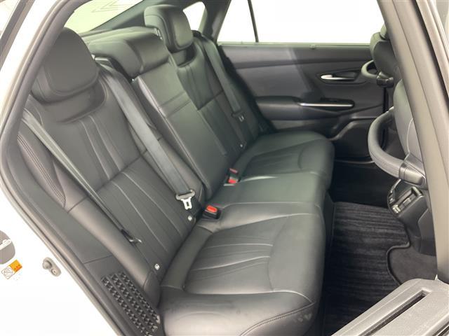 クラウンハイブリッド RSアドバンス Four ・ワンオーナー・4WD・寒冷地仕様・純正ナビ・バックカメラ・トヨタセーフティセンス・ブラインドスポットモニター・レーダークルーズコントロール・ヘッドアップディスプレイ・レザーシート・前席パワーシート(26枚目)