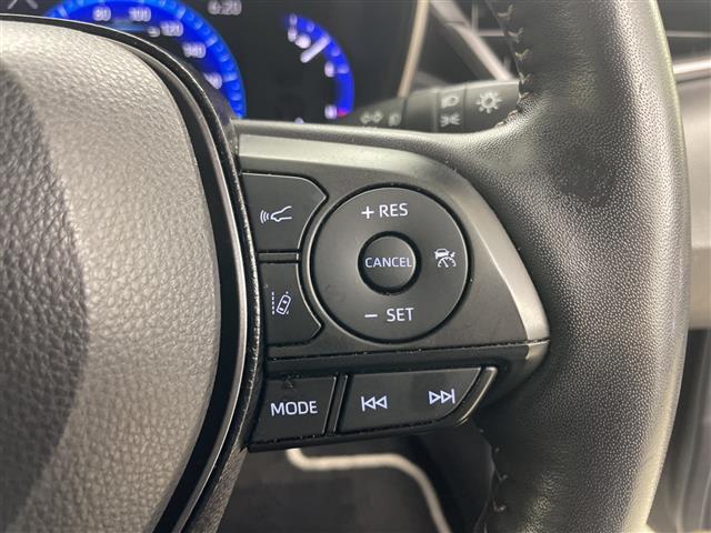 カローラツーリング ハイブリッド ダブルバイビー 4WD 純正ナビ バックカメラ トヨタセーフティーセンス レーダークルーズコントロール ハーフレザーシート 前席シートヒーター ステアリングヒーター ビルトインETC LEDヘッドライト スマートキー(12枚目)