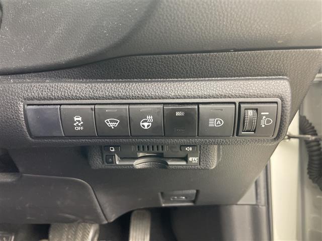 カローラツーリング ハイブリッド ダブルバイビー 4WD 純正ナビ バックカメラ トヨタセーフティーセンス レーダークルーズコントロール ハーフレザーシート 前席シートヒーター ステアリングヒーター ビルトインETC LEDヘッドライト スマートキー(16枚目)