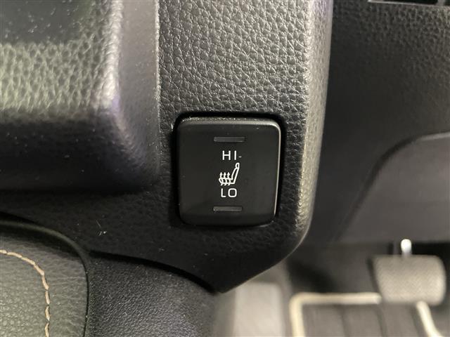 カローラツーリング ハイブリッド ダブルバイビー 4WD 純正ナビ バックカメラ トヨタセーフティーセンス レーダークルーズコントロール ハーフレザーシート 前席シートヒーター ステアリングヒーター ビルトインETC LEDヘッドライト スマートキー(18枚目)