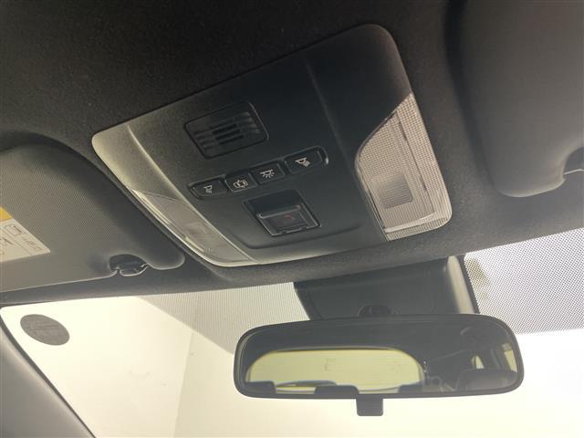 カローラツーリング ハイブリッド ダブルバイビー 4WD 純正ナビ バックカメラ トヨタセーフティーセンス レーダークルーズコントロール ハーフレザーシート 前席シートヒーター ステアリングヒーター ビルトインETC LEDヘッドライト スマートキー(19枚目)