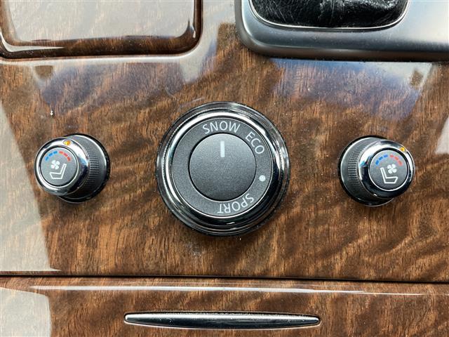 フーガ 370GT FOUR ・4WD・純正ナビ&TV&CD&BT・全方位カメラ・エマージェンシーブレーキ・ブラインドスポットモニター・レーダークルーズコントロール・ステアリングスイッチ・レザーシート・パワーシート(15枚目)