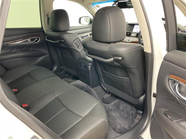 フーガ 370GT FOUR ・4WD・純正ナビ&TV&CD&BT・全方位カメラ・エマージェンシーブレーキ・ブラインドスポットモニター・レーダークルーズコントロール・ステアリングスイッチ・レザーシート・パワーシート(24枚目)