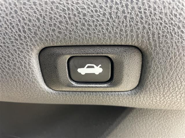 クラウン アスリートＳｉ－Ｆｏｕｒ　・４ＷＤ・純正ナビ＆ＴＶ＆ＣＤ＆ＤＶＤ＆ＢＴ・バックカメラ・クルーズコントロール・ステアリングスイッチ・ビルトインＥＴＣ・純正フロアマット・ＨＩＤヘッドライト・オートライト・スマートキー・スペアキー（17枚目）