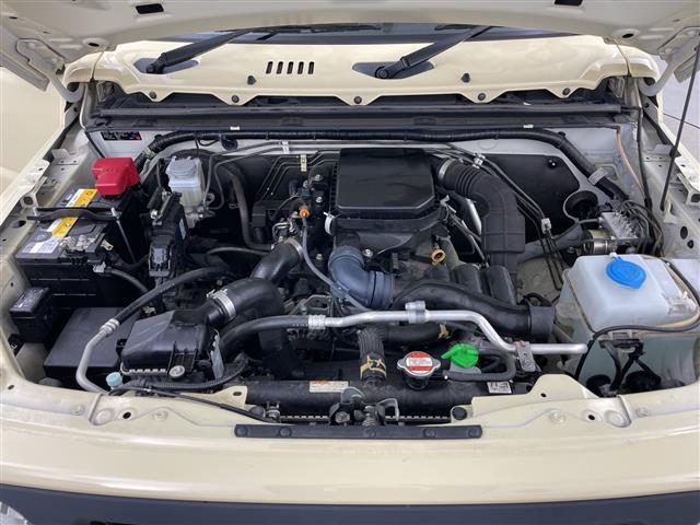 ジムニー XL ・ワンオーナー・4WD・寒冷地仕様・社外ナビ・バックカメラ・衝突軽減ブレーキ・レーンキープアシスト・前席シートヒーター・ドアミラーヒーター・ビルトインETC・社外前後ドライブレコーダー・スマートキー(6枚目)