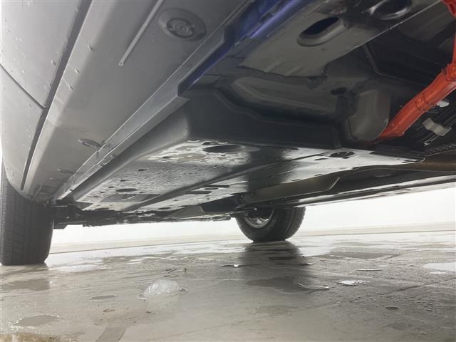 ヤリスクロス ハイブリッドＺ　純正ディスプレイオーディオ・バックカメラ・シートヒーター・パワーシート・オートライト・オートハイビーム・ダウンヒルアシストコントロール・ステアリングヒーター・ＡＣ１００Ｖ電源・レーダークルーズ・ＢＳＭ（7枚目）