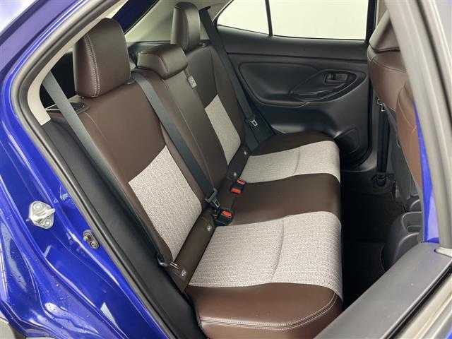 ヤリスクロス ハイブリッドＺ　純正ディスプレイオーディオ・バックカメラ・シートヒーター・パワーシート・オートライト・オートハイビーム・ダウンヒルアシストコントロール・ステアリングヒーター・ＡＣ１００Ｖ電源・レーダークルーズ・ＢＳＭ（25枚目）