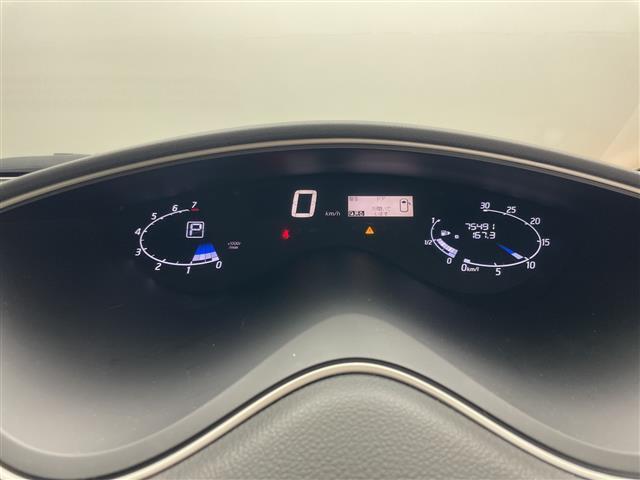 セレナ ハイウェイスター　Ｖセレクション＋セーフティ　Ａセフ　・４ＷＤ・純正ナビ・全方位カメラ・両側パワースライドドア・エマージェンシーブレーキ・クルーズコントロール・アイドリングストップ・ビルトインＥＴＣ・ＨＩＤヘッドライト・オートライト・夏タイヤ積込（6枚目）