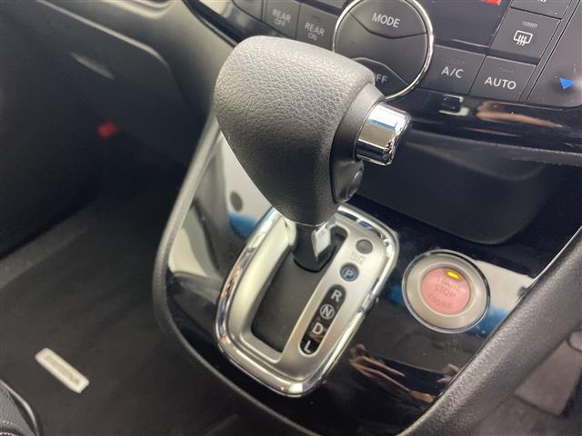 セレナ ハイウェイスター　Ｖセレクション＋セーフティ　Ａセフ　・４ＷＤ・純正ナビ・全方位カメラ・両側パワースライドドア・エマージェンシーブレーキ・クルーズコントロール・アイドリングストップ・ビルトインＥＴＣ・ＨＩＤヘッドライト・オートライト・夏タイヤ積込（12枚目）