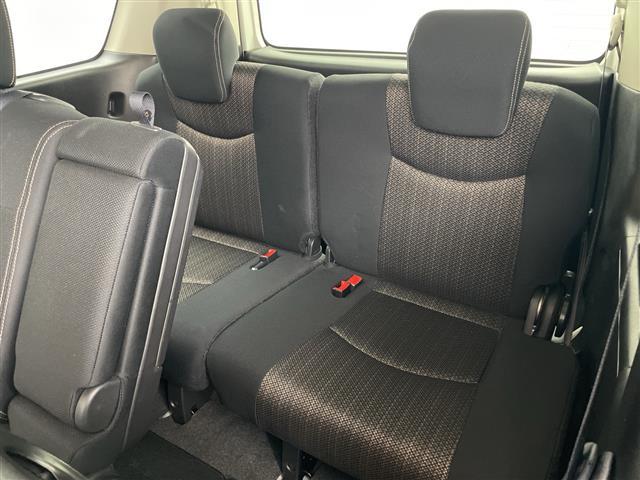 セレナ ハイウェイスター　Ｖセレクション＋セーフティ　Ａセフ　・４ＷＤ・純正ナビ・全方位カメラ・両側パワースライドドア・エマージェンシーブレーキ・クルーズコントロール・アイドリングストップ・ビルトインＥＴＣ・ＨＩＤヘッドライト・オートライト・夏タイヤ積込（27枚目）