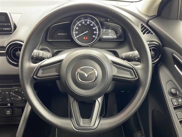 ＭＡＺＤＡ２ １５Ｃ　４ＷＤ　純正オーディオ・ＵＳＢ・ＡＵＸ・ラジオ　衝突軽減ブレーキ　横滑り防止装置　車線逸脱警報　ブラインドスポットモニター　スマートキー　プッシュスタート　リアコーナーセンサー（2枚目）