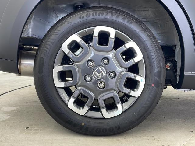 フリード クロスター　４ＷＤ　ハーフレザーシート　ブラインドスポットミラー　前後コーナーセンサー　両側パワースライドドア　ＬＥＤライト　シートヒーター　純正フロアマット　オートクルーズコントロール　ワイパーデアイサー（34枚目）