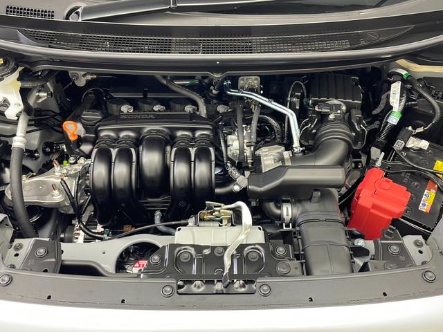 フリード クロスター　４ＷＤ　ハーフレザーシート　ブラインドスポットミラー　前後コーナーセンサー　両側パワースライドドア　ＬＥＤライト　シートヒーター　純正フロアマット　オートクルーズコントロール　ワイパーデアイサー（44枚目）