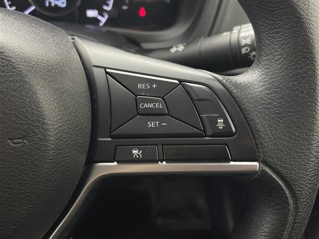 ノート ｅ－パワー　Ｘ　ＦＯＵＲ　Ｖセレクション　４ＷＤ　ＡＬＰＩＮＥナビ　フルセグＴＶ　Ｂｌｕｅｔｏｏｔｈ　全方位カメラ　エンジンスターター　オートクルーズコントロール　ＥＴＣ　衝突被害軽減システム　スマートキー　ＬＥＤヘッドライト（9枚目）
