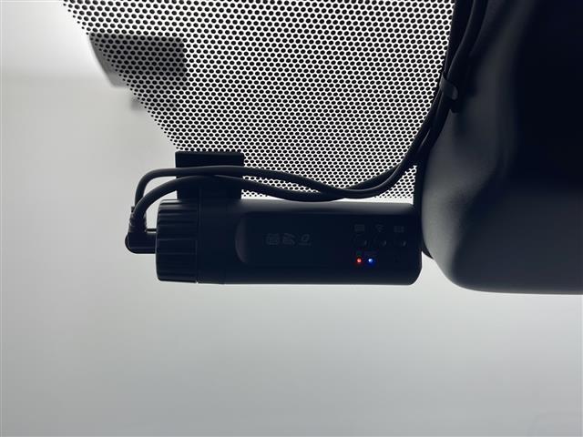ヴォクシー ハイブリッドＳ－Ｚ　ワンオーナー　純正ディスプレイナビ　ＥＴＣ２．０　ステアリングヒーター　トヨタセーフティンス　フルセグＴＶ　バックカメラ　純正フリップダウンモニター　ドライブレコーダー　両側パワースライドドア（17枚目）