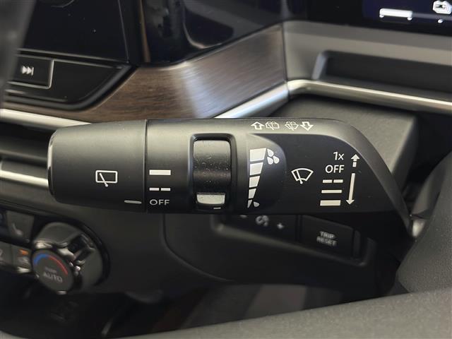 オーラ Ｇ　ＦＯＵＲ　レザーエディション　４ＷＤ　純正ナビ　フルセグＴＶ　全方位カメラ　プロパイロット　ステアリングヒーター　ＢＯＳＥサウンドシステム　デジタルインナーミラー　ワイヤレス充電　シートヒーター　スマートキー　スペアキー　ＥＴＣ（9枚目）