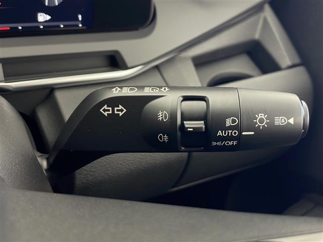 オーラ Ｇ　ＦＯＵＲ　レザーエディション　４ＷＤ　純正ナビ　フルセグＴＶ　全方位カメラ　プロパイロット　ステアリングヒーター　ＢＯＳＥサウンドシステム　デジタルインナーミラー　ワイヤレス充電　シートヒーター　スマートキー　スペアキー　ＥＴＣ（10枚目）