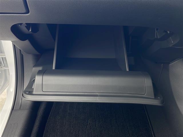 オーラ Ｇ　ＦＯＵＲ　レザーエディション　４ＷＤ　純正ナビ　フルセグＴＶ　全方位カメラ　プロパイロット　ステアリングヒーター　ＢＯＳＥサウンドシステム　デジタルインナーミラー　ワイヤレス充電　シートヒーター　スマートキー　スペアキー　ＥＴＣ（21枚目）