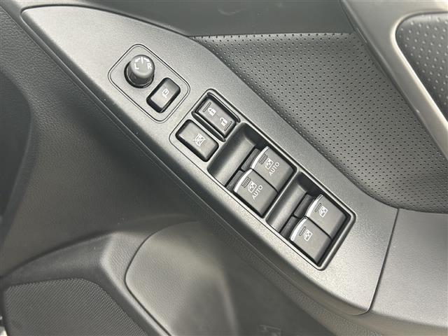 フォレスター Ｓ－リミテッド　４ＷＤ　純正ナビ　フルセグＴＶ　バックカメラ　パワーシート　シートヒーター　レーダークルーズコントロール　ヒルディセントコントロール　パドルシフト　ハーフレザー　オートライト　スマートキー　スペアキー（13枚目）