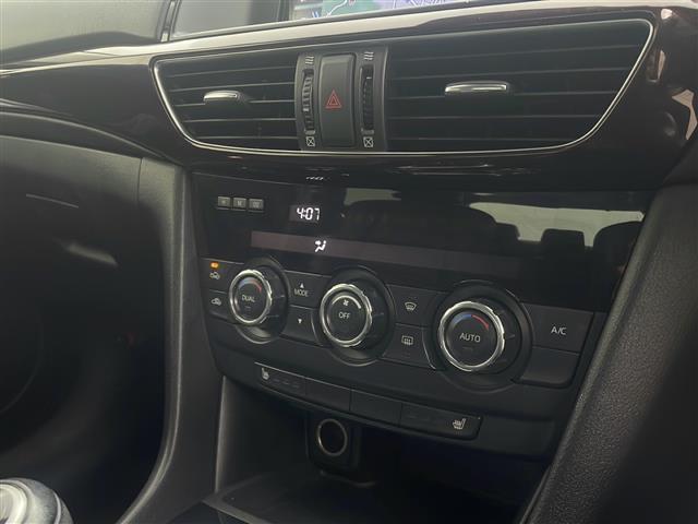 アテンザセダン ２５Ｓ　Ｌパッケージ　純正ナビ　バックカメラ　クルーズコントロール　車線逸脱　ＲＶＭ　パドルシフト　ステアリングスイッチ　ｉ－ｓｔｏｐ　プッシュスタート・スマートキー　スペアキー１本　前席パワーシート　前席シートヒーター（10枚目）