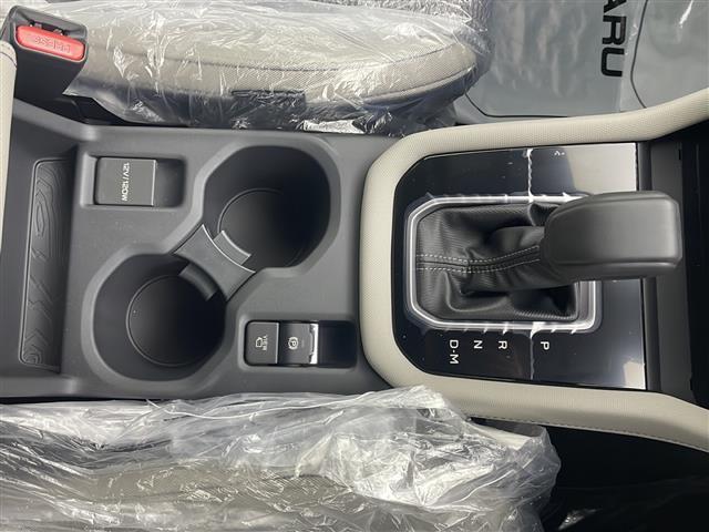 フォレスター プレミアムＳ：ＨＥＶ　ＥＸ　純正ナビ　Ｂｌｕｅｔｏｏｔｈ　フルセグＴＶ　シートヒーター　パワーシート　オートクルーズコントロール　デジタルインナーミラー　置くだけ充電　オートビークルホールド　パワーバックドア　アイサイト（16枚目）