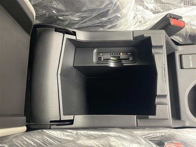 フォレスター プレミアムＳ：ＨＥＶ　ＥＸ　純正ナビ　Ｂｌｕｅｔｏｏｔｈ　フルセグＴＶ　シートヒーター　パワーシート　オートクルーズコントロール　デジタルインナーミラー　置くだけ充電　オートビークルホールド　パワーバックドア　アイサイト（18枚目）