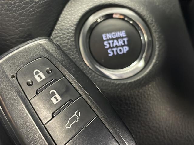 ＲＡＶ４ Ｇ　４ＷＤ　ＴＲＤエアロ　ルーフレール　パワーバックドア　純正ディスプレイオーディオ　全方位カメラ・バックカメラ　ビルトインＥＴＣ２．０　トヨタセーフティセンス　アダプティブクルーズコントロール　ＵＳＢ（18枚目）