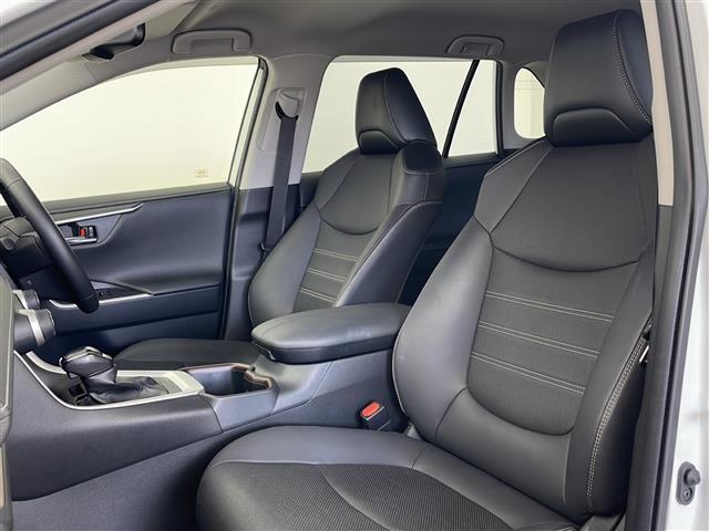 ＲＡＶ４ Ｇ　４ＷＤ　ＴＲＤエアロ　ルーフレール　パワーバックドア　純正ディスプレイオーディオ　全方位カメラ・バックカメラ　ビルトインＥＴＣ２．０　トヨタセーフティセンス　アダプティブクルーズコントロール　ＵＳＢ（20枚目）