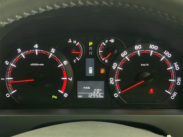 アルファード ２４０Ｓ　４ＷＤ　純正ナビ　ビルトインＥＴＣ　クルーズコントロール　コーナーセンサー　クリアランスソナー　バックカメラ　プッシュスタート　スマートキー　純正ホイール夏タイヤ装着　ＨＩＤヘッドライト　フォグランプ（9枚目）