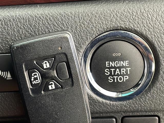 アルファード ２４０Ｓ　４ＷＤ　純正ナビ　ビルトインＥＴＣ　クルーズコントロール　コーナーセンサー　クリアランスソナー　バックカメラ　プッシュスタート　スマートキー　純正ホイール夏タイヤ装着　ＨＩＤヘッドライト　フォグランプ（11枚目）
