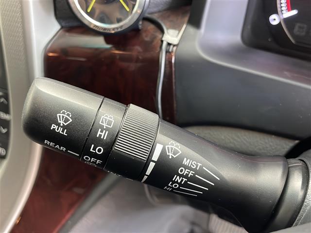 アルファード ２４０Ｓ　４ＷＤ　純正ナビ　ビルトインＥＴＣ　クルーズコントロール　コーナーセンサー　クリアランスソナー　バックカメラ　プッシュスタート　スマートキー　純正ホイール夏タイヤ装着　ＨＩＤヘッドライト　フォグランプ（14枚目）
