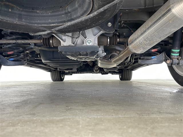 アルファード ２４０Ｓ　４ＷＤ　純正ナビ　ビルトインＥＴＣ　クルーズコントロール　コーナーセンサー　クリアランスソナー　バックカメラ　プッシュスタート　スマートキー　純正ホイール夏タイヤ装着　ＨＩＤヘッドライト　フォグランプ（40枚目）