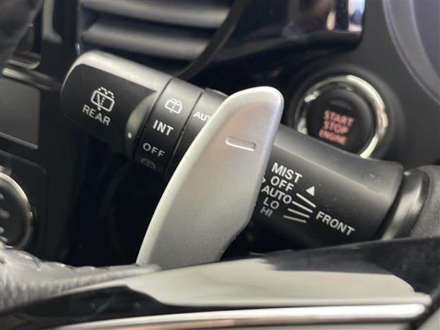 アウトランダー ２４Ｇセーフティパッケージ　４ＷＤ　純正ナビ　Ｂｌｕｅｔｏｏｔｈ　ＣＤ　ＤＶＤ　フルセグ　バックカメラ　ＥＴＣ　アイドリングストップ　ステアリングスイッチ　純正ＡＷ　盗難防止装置　カーテンエアバック　ＬＥＤヘッドライト（17枚目）
