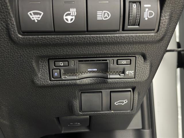 カローラクロス ハイブリッド　Ｚ　４ＷＤ　メモリ純正ナビ　Ｂｌｕｅｔｏｏｔｈ　フルセグ　バックカメラ　ビルトインＥＴＣ　クルーズコントロール　レーンキープアシスト　車線逸脱警報　ステアリングヒーター　クリアランスソナー（9枚目）