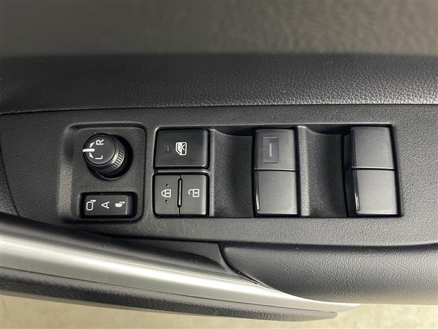 カローラクロス ハイブリッド　Ｚ　４ＷＤ　メモリ純正ナビ　Ｂｌｕｅｔｏｏｔｈ　フルセグ　バックカメラ　ビルトインＥＴＣ　クルーズコントロール　レーンキープアシスト　車線逸脱警報　ステアリングヒーター　クリアランスソナー（17枚目）