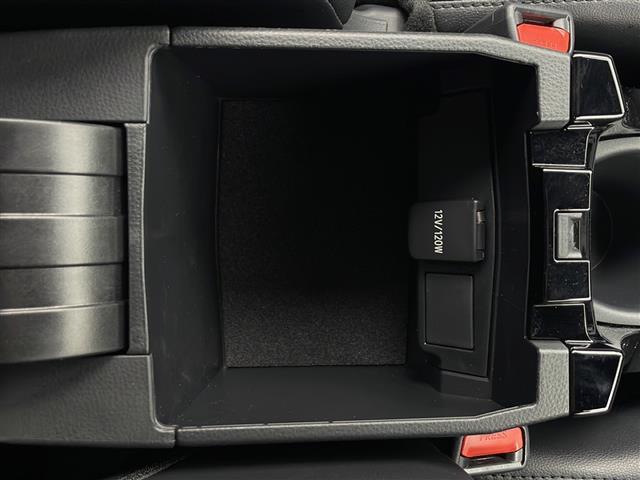 カローラクロス ハイブリッド　Ｚ　４ＷＤ　メモリ純正ナビ　Ｂｌｕｅｔｏｏｔｈ　フルセグ　バックカメラ　ビルトインＥＴＣ　クルーズコントロール　レーンキープアシスト　車線逸脱警報　ステアリングヒーター　クリアランスソナー（18枚目）