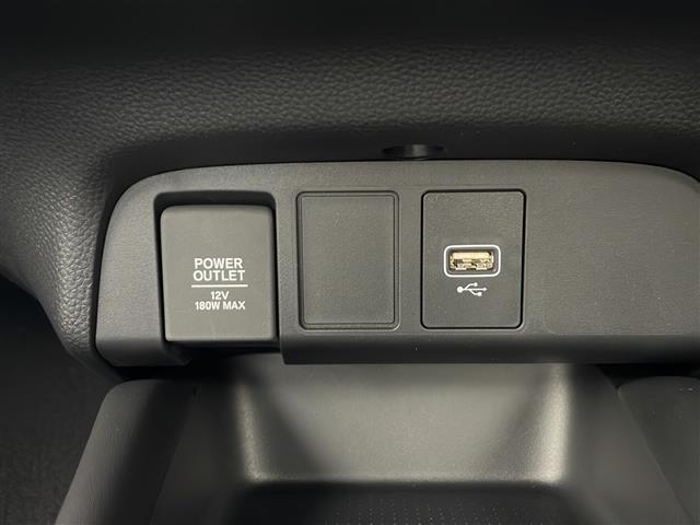 フィット クロスター　衝突被害軽減システム　横滑り装置　純正ＡＷ　バックカメラ装着車両　ステアリングリモコン装置着車両　レーンキープアシスト　自動パーキングブレーキ　ブレーキホールド　オートエアコン　ＵＳＢポート（5枚目）