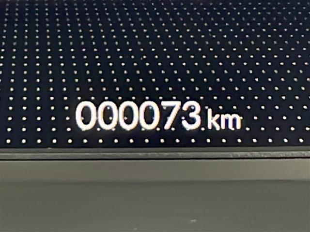 フィット クロスター　衝突被害軽減システム　横滑り装置　純正ＡＷ　バックカメラ装着車両　ステアリングリモコン装置着車両　レーンキープアシスト　自動パーキングブレーキ　ブレーキホールド　オートエアコン　ＵＳＢポート（7枚目）