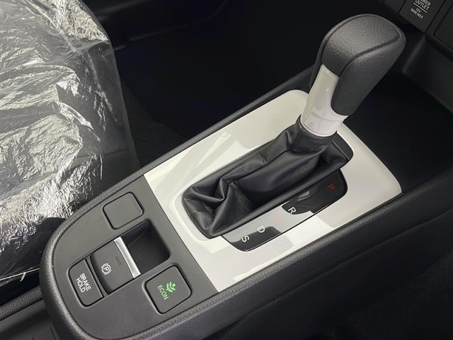 フィット ベーシック　ホンダセンシング　スマートキー　寒冷地仕様　衝突被害軽減システム　レーンキープアシスト　ブレーキホールド　自動パーキングブレーキ　ホンダＥＣＯＮ　横滑り防止装置　フロントワイパーデアイサー　電格ミラー（12枚目）