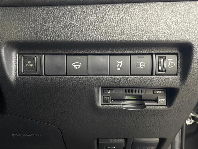 ハリアー Ｓ　４ＷＤ　純正メモリナビ　Ｂｌｕｅｔｏｏｔｈ　フルセグ　バックカメラ　ビルトインＥＴＣ　１００Ｖ充電　クルーズコントロール　前方ドライブレコーダー　純正ＡＷ　置くだけ充電　車線逸脱警報　寒冷地仕様（9枚目）