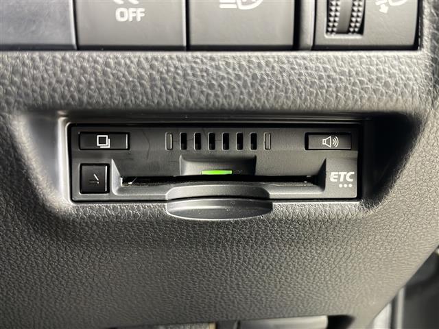 ハリアー Ｓ　４ＷＤ　純正メモリナビ　Ｂｌｕｅｔｏｏｔｈ　フルセグ　バックカメラ　ビルトインＥＴＣ　１００Ｖ充電　クルーズコントロール　前方ドライブレコーダー　純正ＡＷ　置くだけ充電　車線逸脱警報　寒冷地仕様（10枚目）