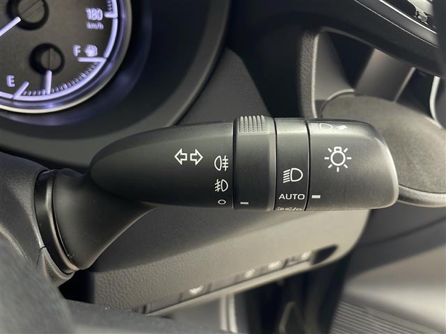 ハリアー Ｓ　４ＷＤ　純正メモリナビ　Ｂｌｕｅｔｏｏｔｈ　フルセグ　バックカメラ　ビルトインＥＴＣ　１００Ｖ充電　クルーズコントロール　前方ドライブレコーダー　純正ＡＷ　置くだけ充電　車線逸脱警報　寒冷地仕様（20枚目）