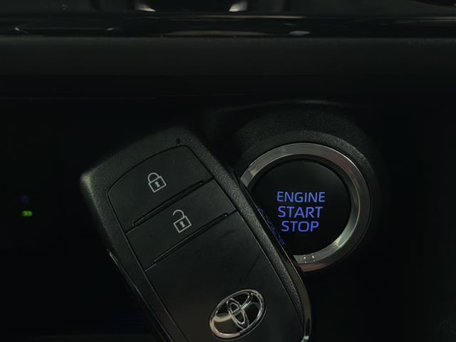 ハリアー Ｓ　４ＷＤ　純正メモリナビ　Ｂｌｕｅｔｏｏｔｈ　フルセグ　バックカメラ　ビルトインＥＴＣ　１００Ｖ充電　クルーズコントロール　前方ドライブレコーダー　純正ＡＷ　置くだけ充電　車線逸脱警報　寒冷地仕様（21枚目）
