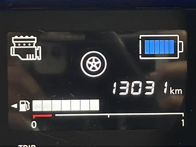 ノート ｅ－パワー　Ｘ　ＦＯＵＲ　純正ナビ　フルセグＴＶ　バックカメラ　ＥＴＣ　横滑り防止装置　衝突被害軽減システム　クリアランスソナー　ライトレベライザー　レーンキープアシスト　純正ＡＷ　純正フロアマット　コーナーセンサー（7枚目）