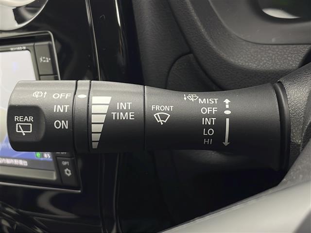 ノート ｅ－パワー　Ｘ　ＦＯＵＲ　純正ナビ　フルセグＴＶ　バックカメラ　ＥＴＣ　横滑り防止装置　衝突被害軽減システム　クリアランスソナー　ライトレベライザー　レーンキープアシスト　純正ＡＷ　純正フロアマット　コーナーセンサー（9枚目）