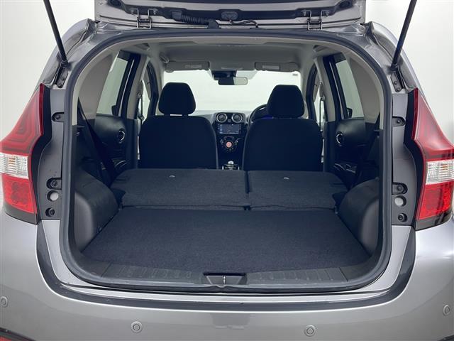 ノート ｅ－パワー　Ｘ　ＦＯＵＲ　純正ナビ　フルセグＴＶ　バックカメラ　ＥＴＣ　横滑り防止装置　衝突被害軽減システム　クリアランスソナー　ライトレベライザー　レーンキープアシスト　純正ＡＷ　純正フロアマット　コーナーセンサー（25枚目）