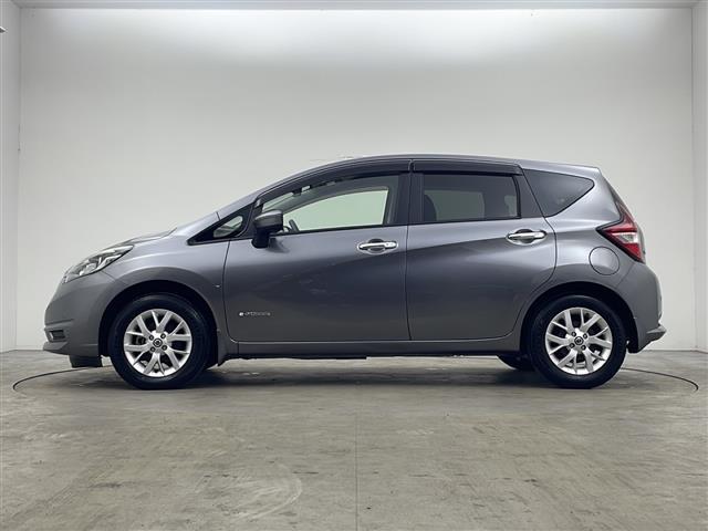 ノート ｅ－パワー　Ｘ　ＦＯＵＲ　純正ナビ　フルセグＴＶ　バックカメラ　ＥＴＣ　横滑り防止装置　衝突被害軽減システム　クリアランスソナー　ライトレベライザー　レーンキープアシスト　純正ＡＷ　純正フロアマット　コーナーセンサー（31枚目）