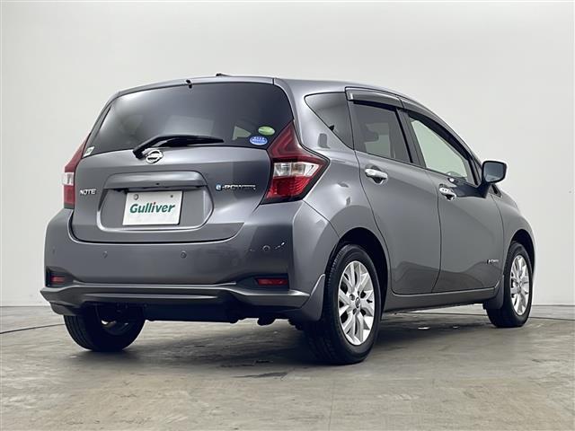 ノート ｅ－パワー　Ｘ　ＦＯＵＲ　純正ナビ　フルセグＴＶ　バックカメラ　ＥＴＣ　横滑り防止装置　衝突被害軽減システム　クリアランスソナー　ライトレベライザー　レーンキープアシスト　純正ＡＷ　純正フロアマット　コーナーセンサー（34枚目）