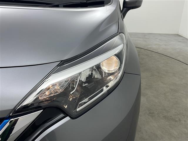 ノート ｅ－パワー　Ｘ　ＦＯＵＲ　純正ナビ　フルセグＴＶ　バックカメラ　ＥＴＣ　横滑り防止装置　衝突被害軽減システム　クリアランスソナー　ライトレベライザー　レーンキープアシスト　純正ＡＷ　純正フロアマット　コーナーセンサー（37枚目）